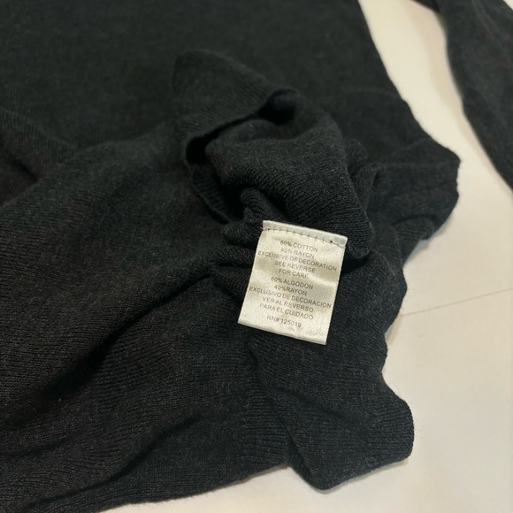 36. Joseph A gray top size medium - Picture 5 of 6